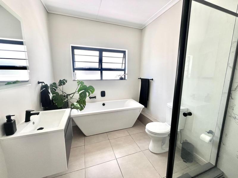 3 Bedroom Property for Sale in The Huntsman Western Cape